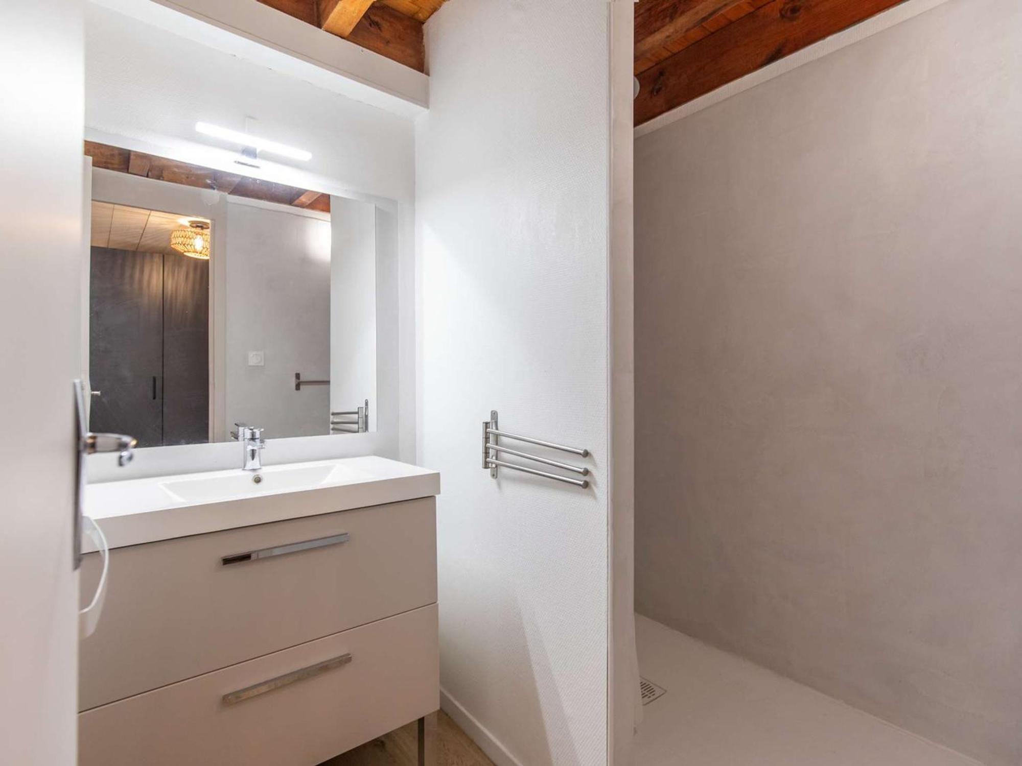 T2 Renove Avec Terrasse, Parking Prive, Local Velos A Cauterets - Fr-1-401-290 Luaran gambar
