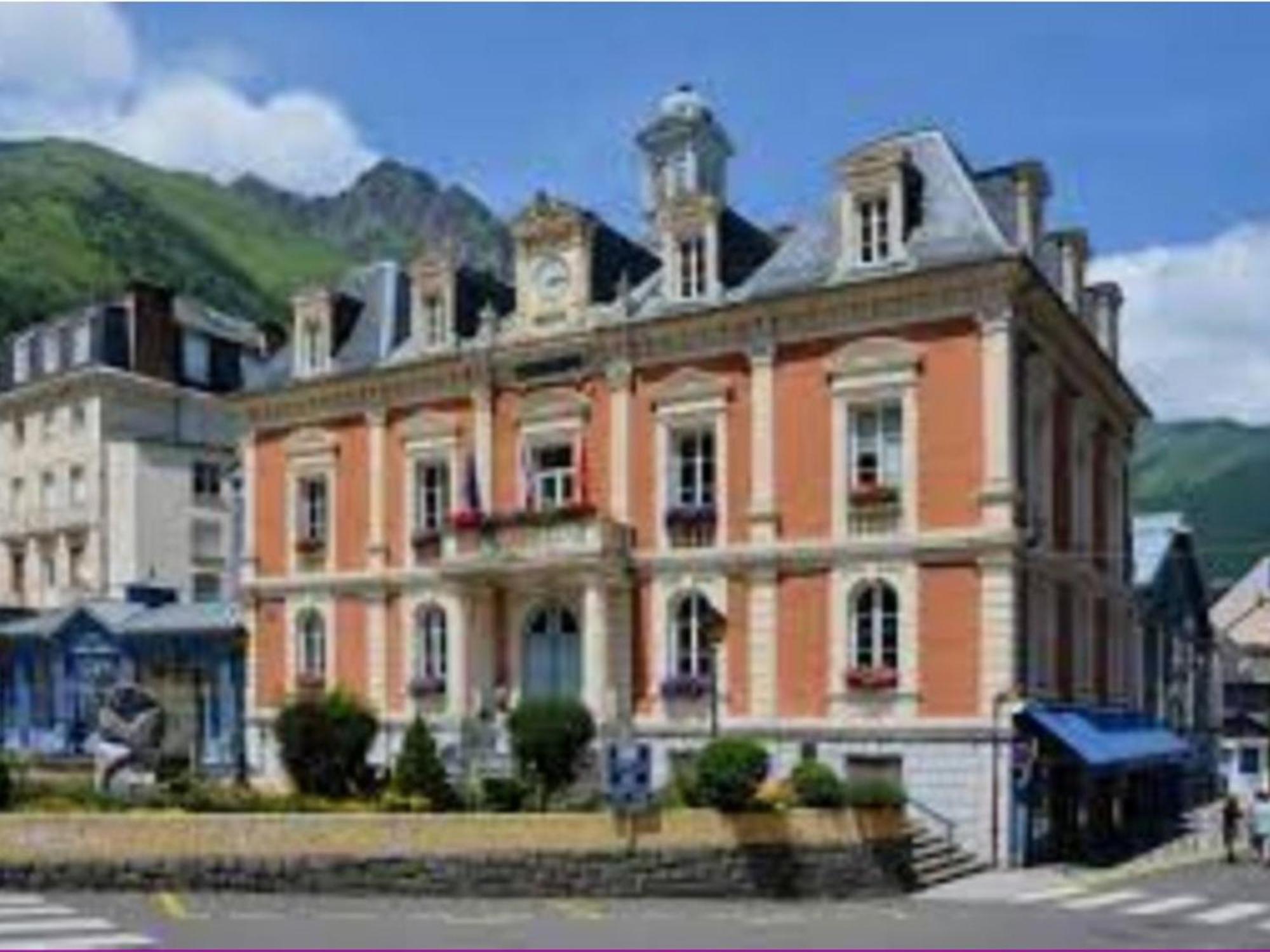 T2 Renove Avec Terrasse, Parking Prive, Local Velos A Cauterets - Fr-1-401-290 Luaran gambar